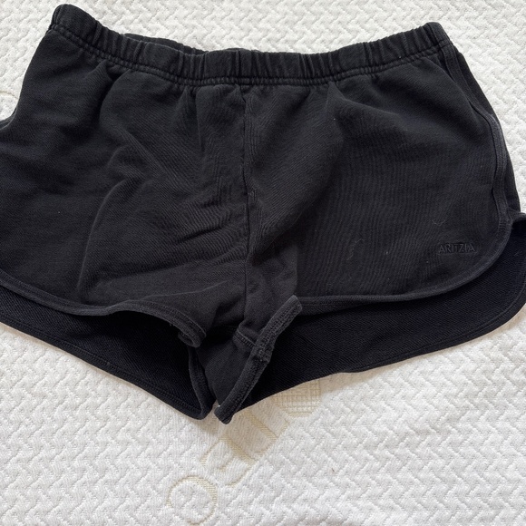 Aritzia shorts - Picture 1 of 2